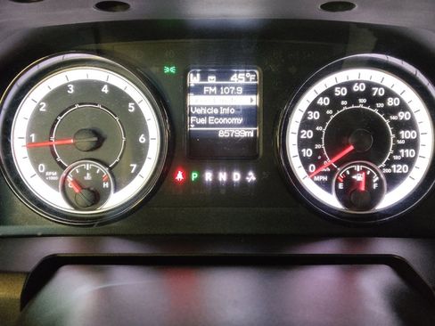 Used 2021 RAM 1500 Classic SLT AWD/4WD image 23