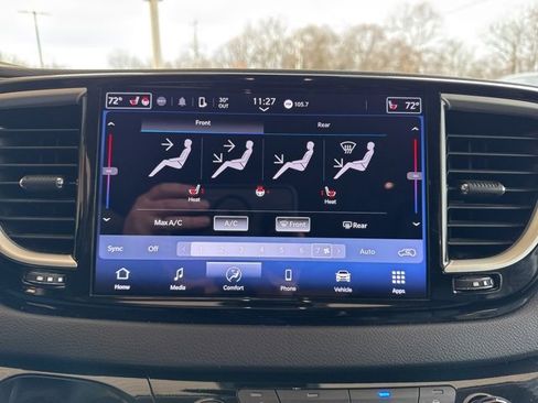 Used 2024 Chrysler Pacifica Touring-L image 20