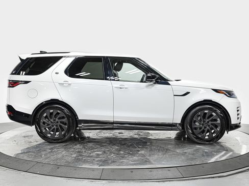 Used 2023 Land Rover Discovery S R-Dynamic image 8