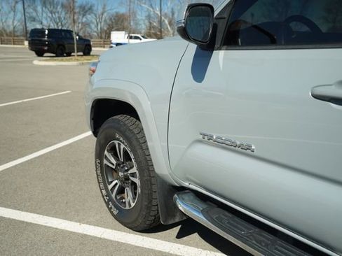 Used 2018 Toyota Tacoma TRD Sport w/ TRD Premium Sport Package image 37