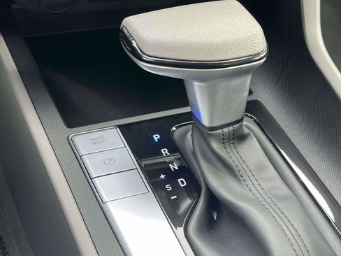 Used 2023 Hyundai Elantra SEL image 12