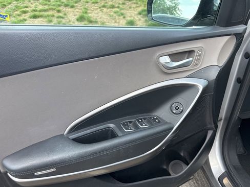 Used 2017 Hyundai Santa Fe Limited AWD/4WD image 14