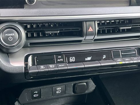 Used 2025 Toyota Prius LE image 22