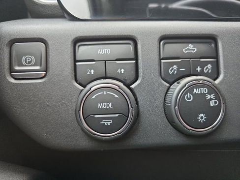 Used 2023 Chevrolet Silverado 1500 LT AWD/4WD image 10