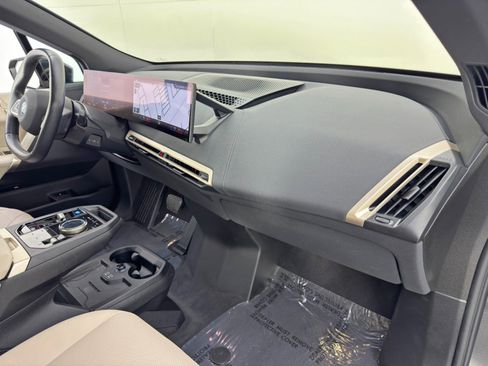 Used 2022 BMW iX xDrive50 w/ Premium Package image 14