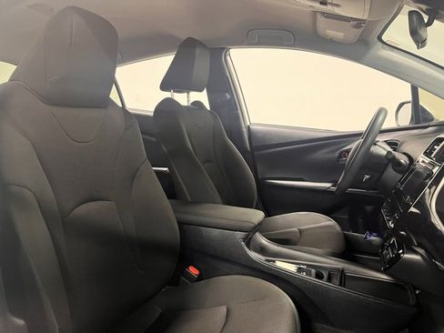 Used 2019 Toyota Prius L Eco image 10