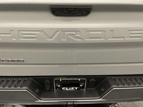 Used 2024 Chevrolet Silverado 1500 LT AWD/4WD image 25