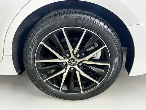 Used 2024 Toyota Camry SE FWD image 11