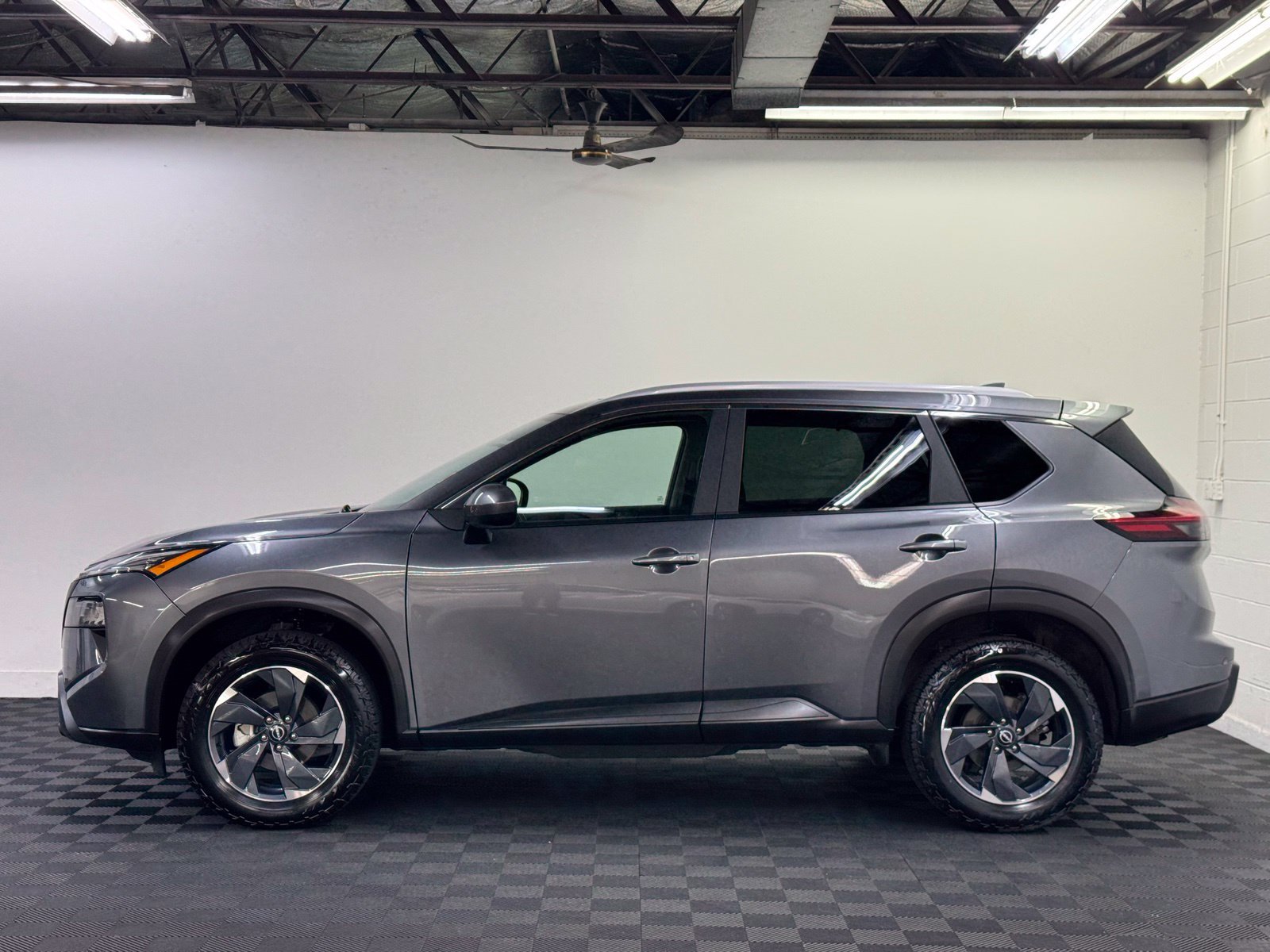 Certified 2025 Nissan Rogue SV w/ SV Premium Package AWD/4WD image 5