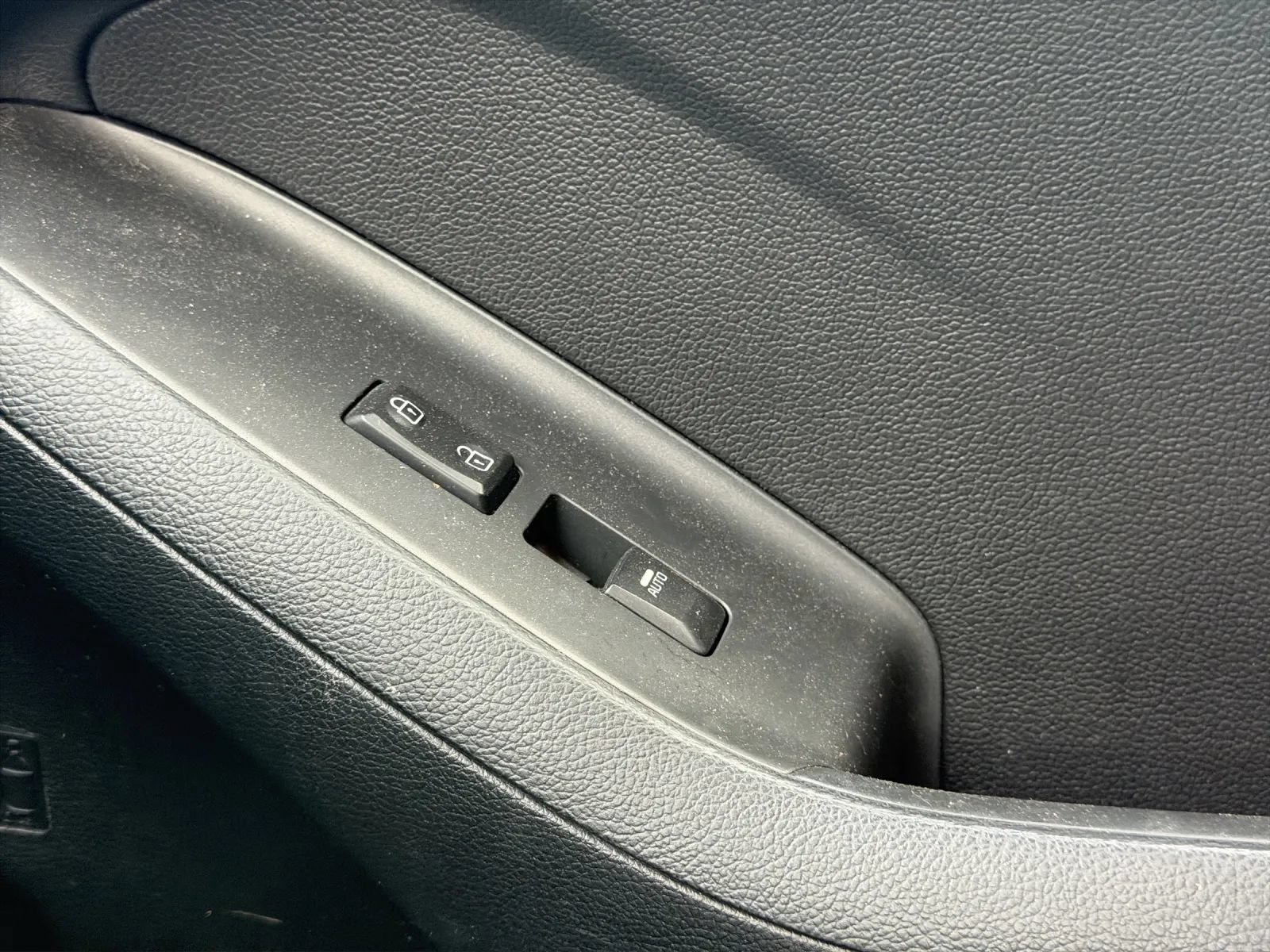 Used 2015 Kia Forte EX w/ Premium Package FWD image 17