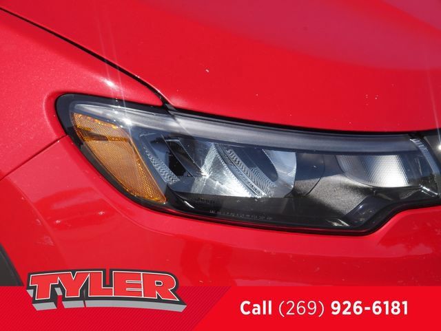 Used 2024 Jeep Compass Latitude AWD/4WD image 10
