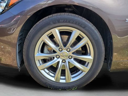 Used 2019 INFINITI Q70 Luxe AWD/4WD image 8