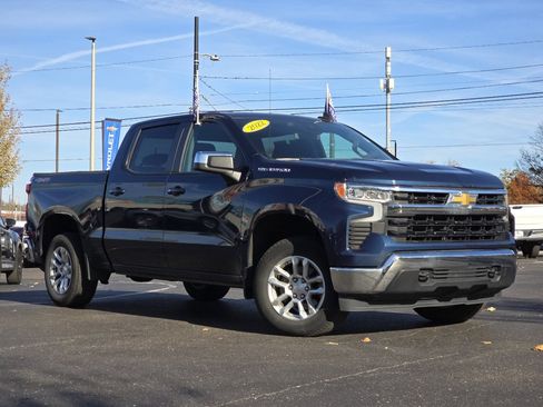 Certified 2022 Chevrolet Silverado 1500 LT image 2