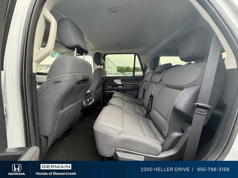Used 2025 Ford Expedition Active AWD/4WD image 27