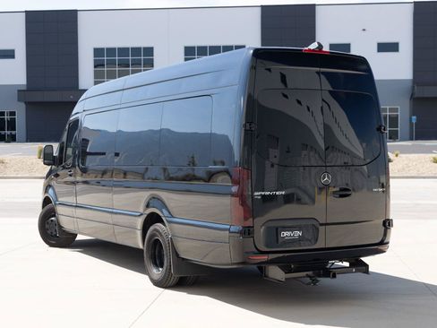 Used 2019 Mercedes-Benz Sprinter 3500 image 9