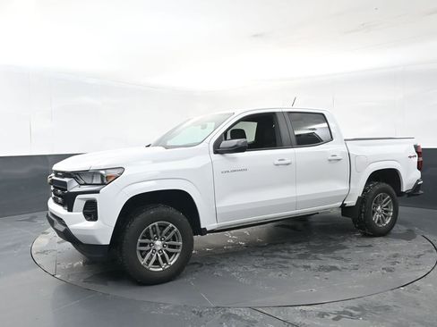 Used 2023 Chevrolet Colorado LT w/ LT Convenience Package image 2