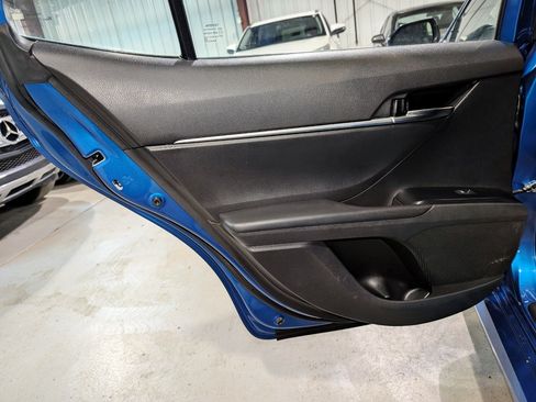 Used 2020 Toyota Camry LE FWD image 15