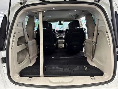 Used 2020 Chrysler Pacifica Touring-L Plus FWD image 50