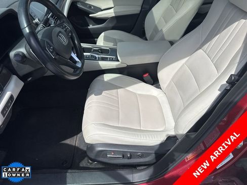 Used 2018 Honda Accord Touring image 10