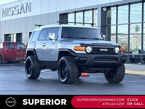 Used 2012 Toyota FJ Cruiser 4WD w/ Convenience Pkg image 1