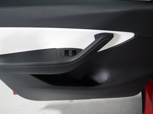 Used 2021 Tesla Model Y Long Range AWD/4WD image 51