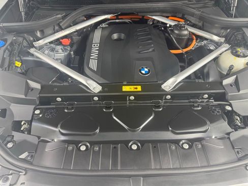 Certified 2025 BMW X5 xDrive50e w/ Parking Assistance Package AWD/4WD image 10