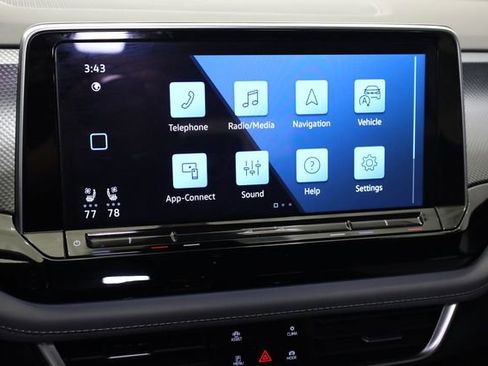 Used 2024 Volkswagen Atlas Cross Sport SEL R-Line image 21