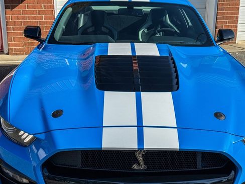 Used 2022 Ford Mustang Shelby GT500 w/ Carbon Fiber Track Pack image 14