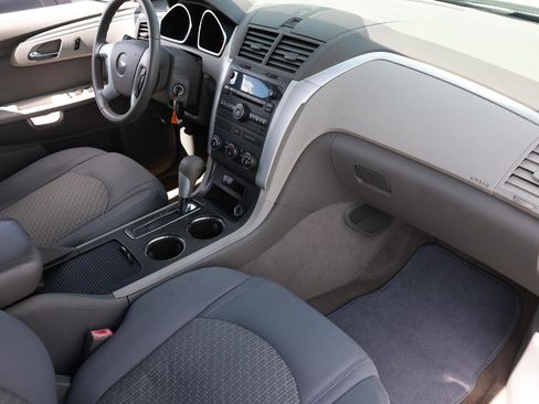 Used 2012 Chevrolet Traverse LS FWD image 18