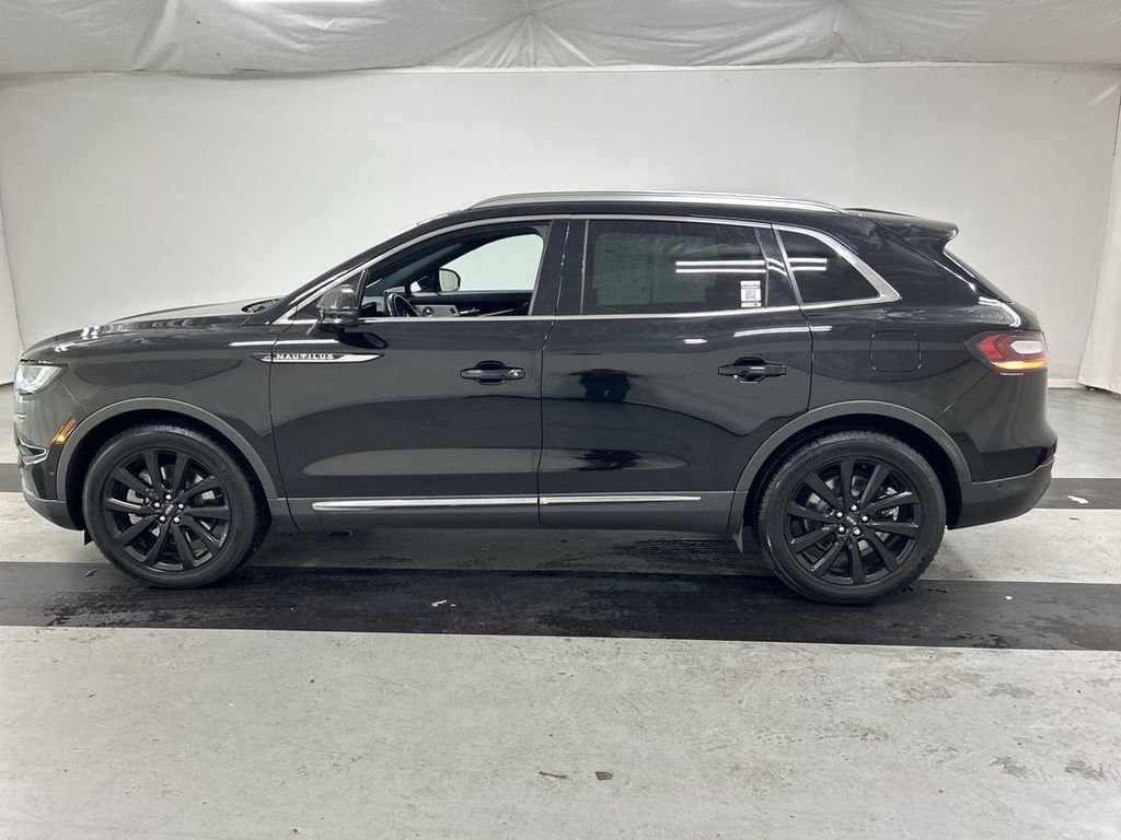 Used 2023 Lincoln Nautilus Reserve w/ Equipment Group 202A AWD/4WD image 6