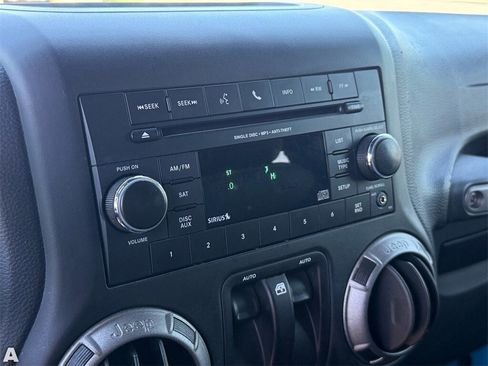 Used 2017 Jeep Wrangler Freedom Edition image 20