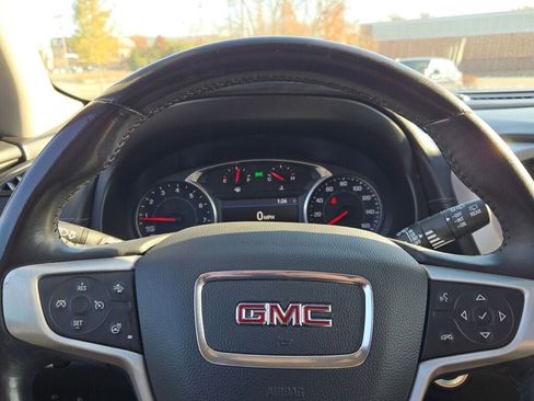 Used 2022 GMC Terrain SLT image 35