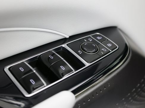 Used 2024 Cadillac Lyriq Luxury RWD image 12