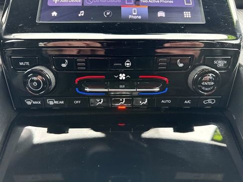 Certified 2025 Jeep Grand Cherokee Altitude AWD/4WD image 13