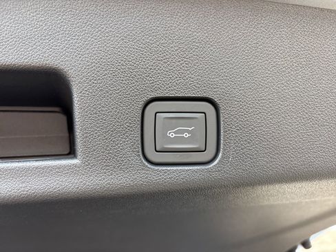 New 2026 GMC Acadia Elevation w/ Black Edition FWD image 19
