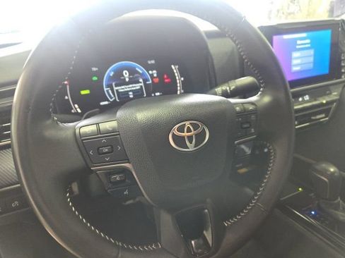 Used 2025 Toyota Camry SE FWD image 22