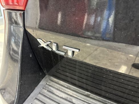 Used 2021 Ford Expedition XLT image 7