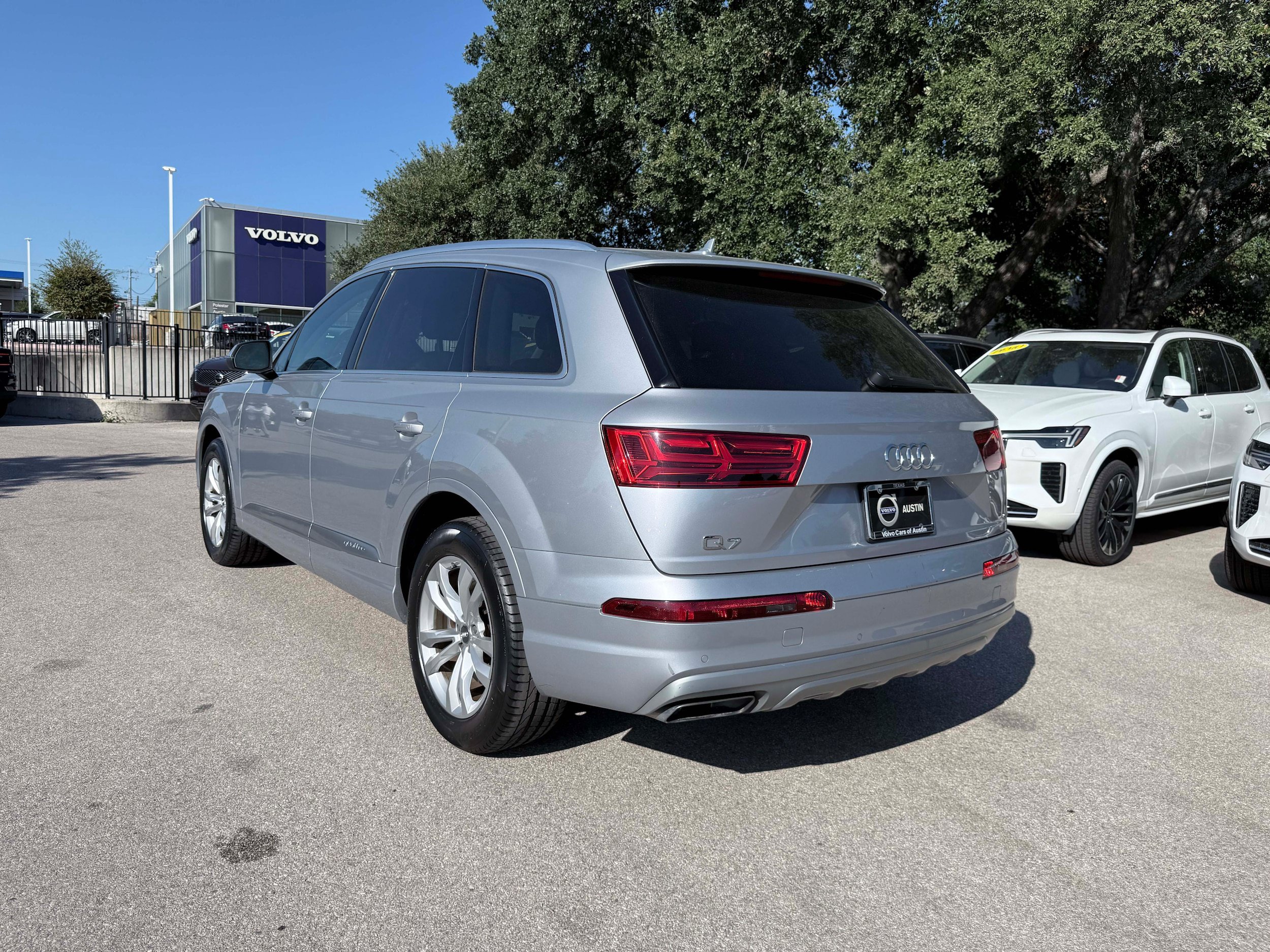 Used 2019 Audi Q7 3.0T Premium Plus w/ Premium Plus Package AWD/4WD image 4