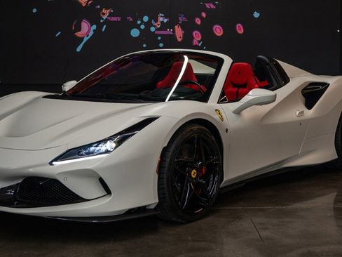 Used 2022 Ferrari F8 Tributo RWD image 2