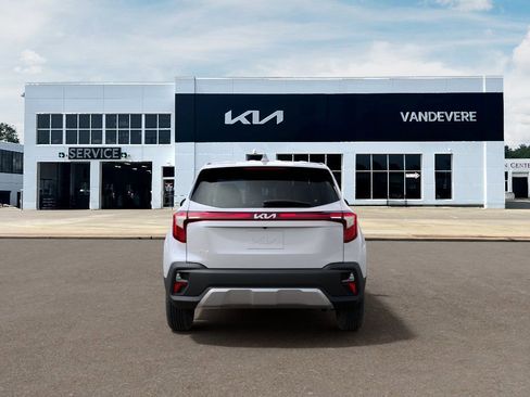 New 2026 Kia Seltos LX FWD image 7