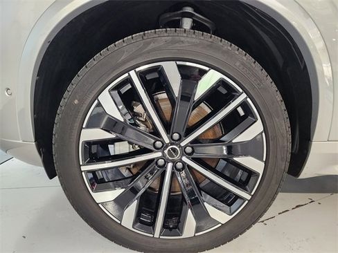 Used 2025 Volvo XC90 B6 Plus image 8