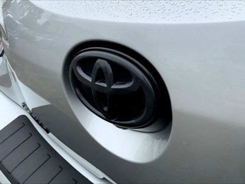 Used 2020 Toyota Corolla SE image 29