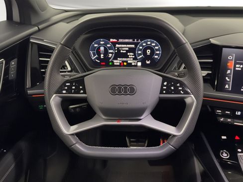 Used 2024 Audi Q4 e-tron Premium Plus image 20