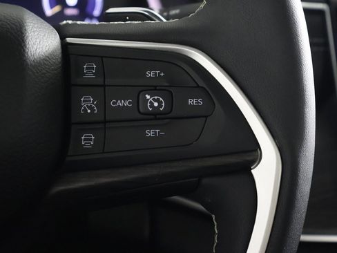 Used 2023 Jeep Grand Cherokee L Limited image 46