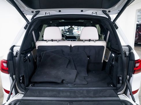 Used 2021 BMW X7 xDrive40i w/ M Sport Package image 8