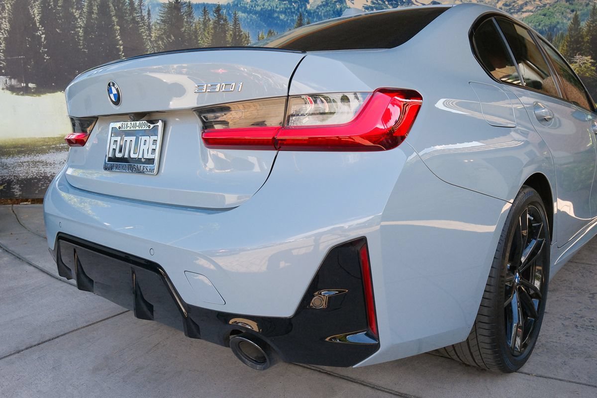 Used 2024 BMW 330i Sedan w/ M Sport Package RWD image 40