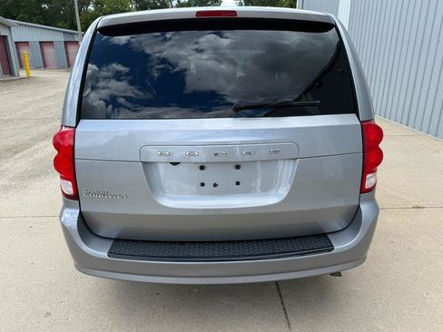Used 2016 Dodge Grand Caravan SXT FWD image 10