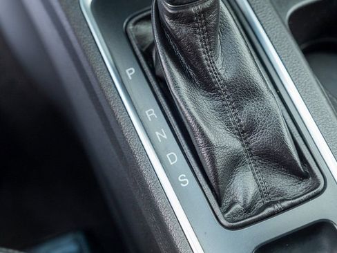 Used 2019 Ford Escape SE image 19