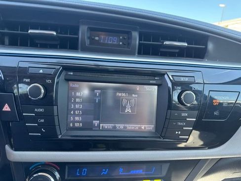 Used 2014 Toyota Corolla LE FWD image 16