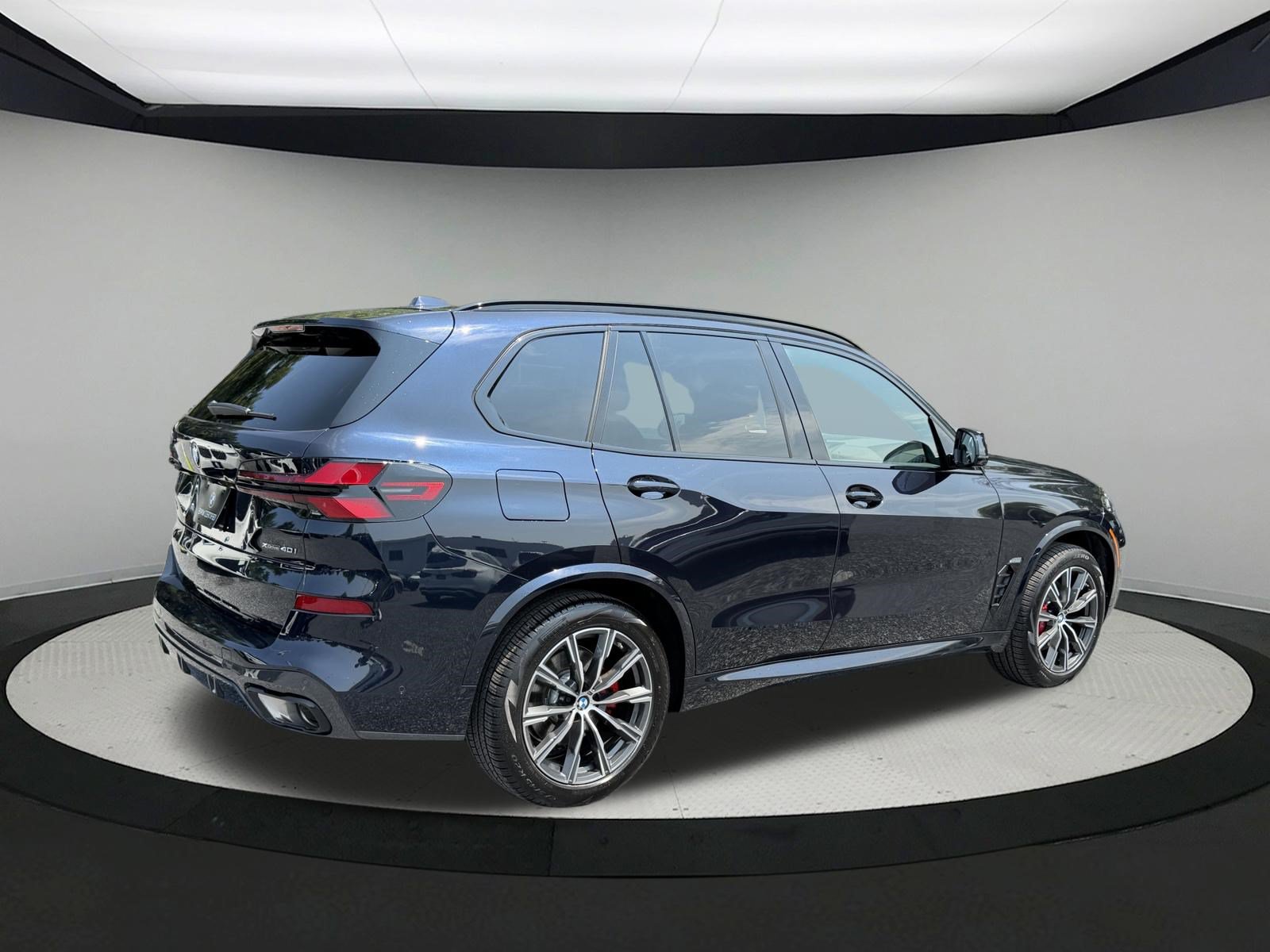 Certified 2026 BMW X5 xDrive40i w/ M Sport Package AWD/4WD image 4